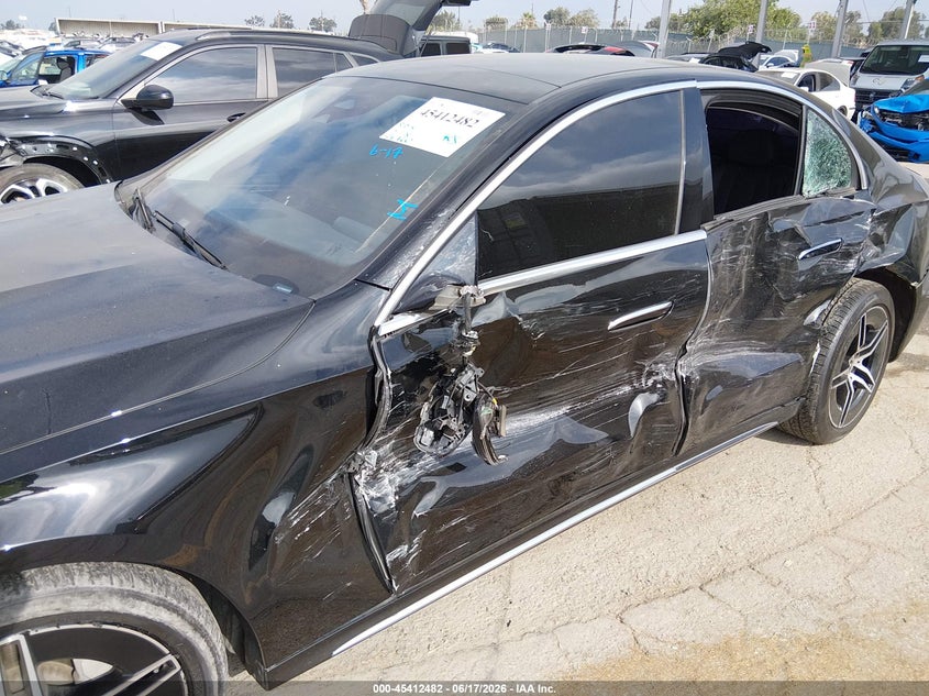 2024 Mercedes-benz E-klasse VIN W1KLF4HBXRA047283 IAAI salvage auction — SIDE, Salvage (California), sold $15,400 on 2026-07-29 (photo 6)