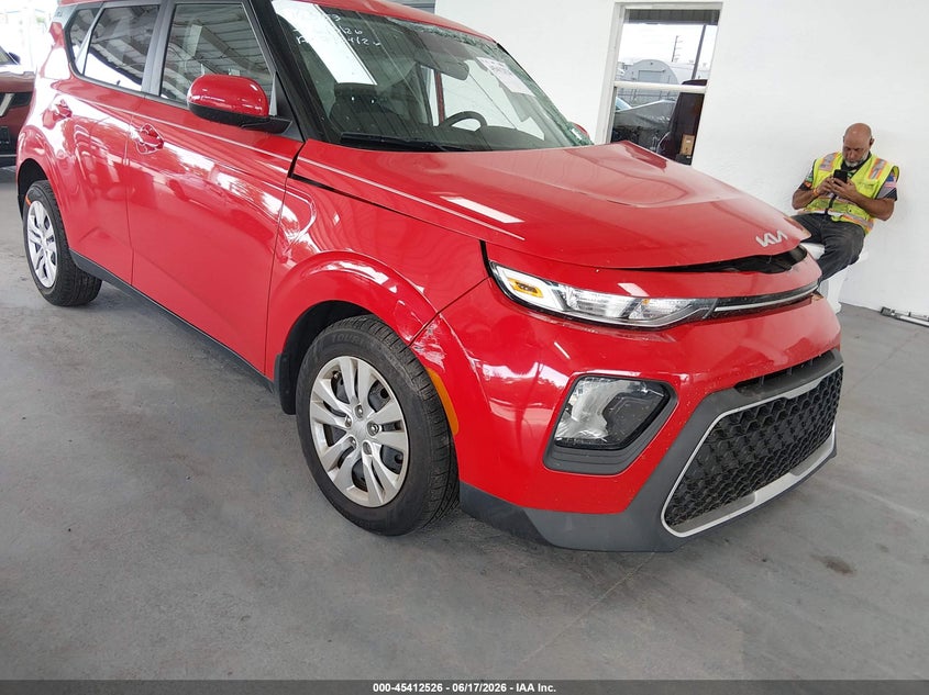 2022 Kia Soul VIN KNDJ23AU7N7161235 IAAI salvage auction — LEFT FRONT, Certificate Of Destruction (Florida), sold $1,950 on 2026-07-15 (photo 1)