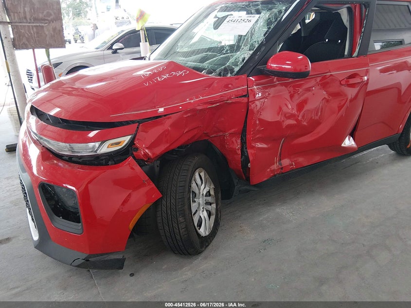 2022 Kia Soul VIN KNDJ23AU7N7161235 IAAI salvage auction — LEFT FRONT, Certificate Of Destruction (Florida), sold $1,950 on 2026-07-15 (photo 2)