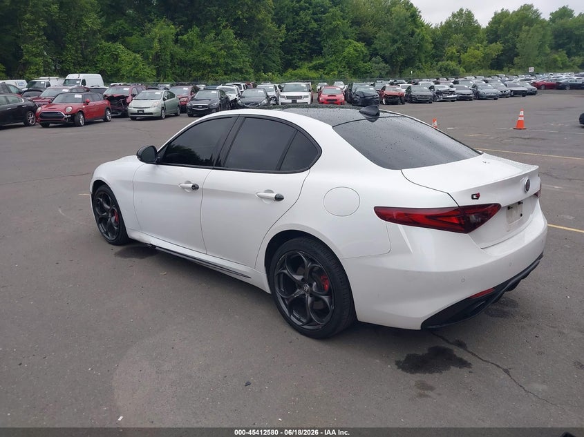 2019 Alfa romeo Giulia VIN ZARFANBNXK7613823 IAAI salvage auction — RIGHT SIDE, Salvage (Connecticut), sold $3,650 on 2026-07-16 (photo 3)