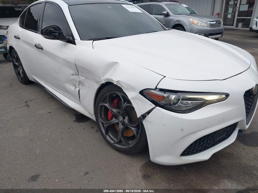 2019 Alfa romeo Giulia VIN ZARFANBNXK7613823 IAAI salvage auction — RIGHT SIDE, Salvage (Connecticut), sold $3,650 on 2026-07-16 (photo 6)