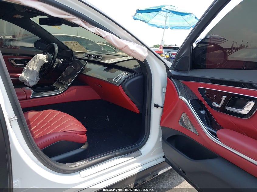2025 Mercedes-benz VIN W1K6G7GB8SA337945 IAAI salvage auction — LEFT & RIGHT, Salvage Title, sold $64,350 on 2026-08-31 (photo 5)