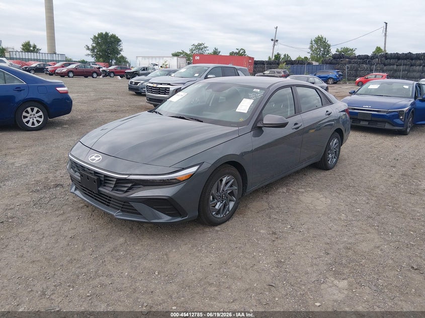 2026 Hyundai Elantra VIN KMHLM4DJ4TU194004 IAAI salvage auction — SIDE, Salvage Title, sold $825 on 2026-07-31 (photo 2)