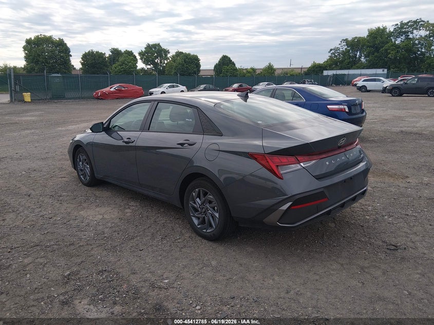 2026 Hyundai Elantra VIN KMHLM4DJ4TU194004 IAAI salvage auction — SIDE, Salvage Title, sold $825 on 2026-07-31 (photo 3)