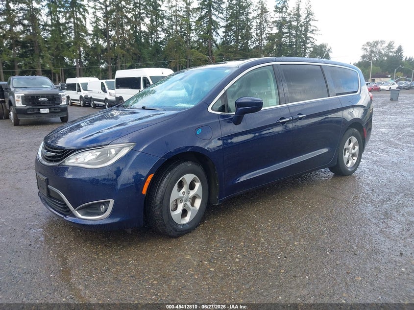 2017 Chrysler Pacifica VIN 2C4RC1H76HR836192 IAAI salvage auction — NORMAL WEAR, Sf97 (Washington), sold $25 on 2026-07-29 (photo 2)