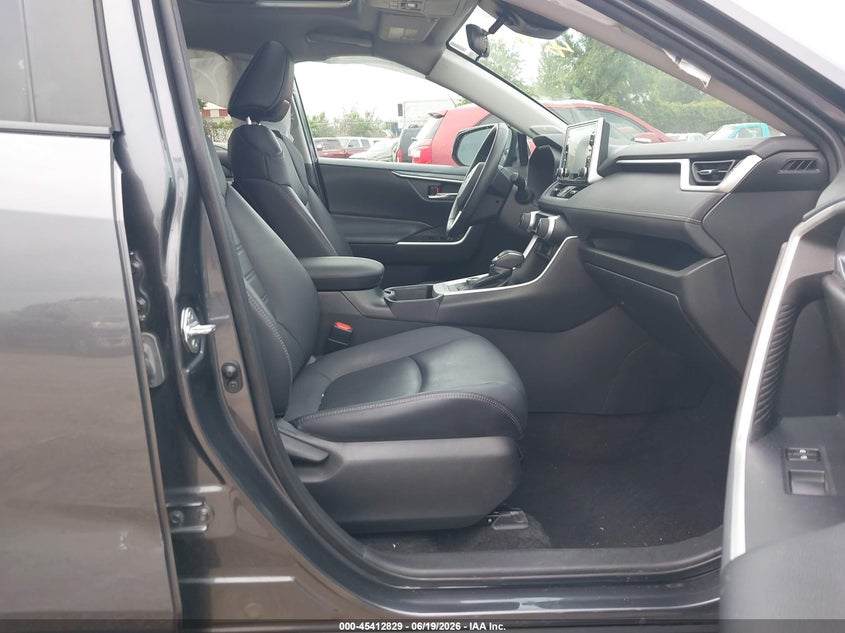 2021 Toyota Rav 4 VIN 4T3B6RFV4MU040999 IAAI salvage auction — FRONT END, Salvage (Iowa), sold $10,100 on 2026-07-28 (photo 5)