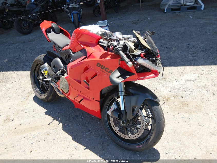2024 Ducati Panigale VIN ZDMDAGWW3RB008361 IAAI salvage auction — FRONT END, Salvage (California), sold $7,400 on 2026-07-13 (photo 1)