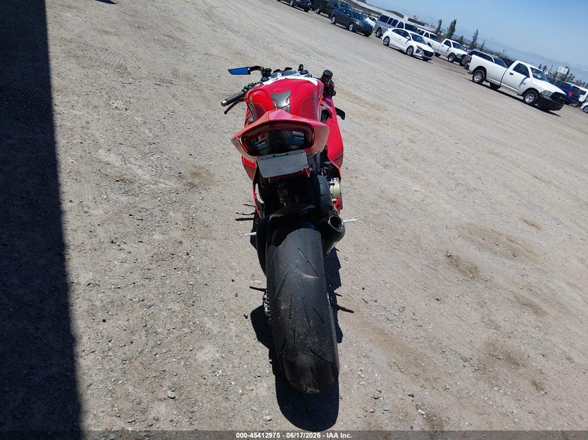 2024 Ducati Panigale VIN ZDMDAGWW3RB008361 IAAI salvage auction — FRONT END, Salvage (California), sold $7,400 on 2026-07-13 (photo 6)