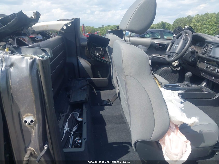 2018 Toyota Tacoma VIN 5TFRX5GN0JX117202 IAAI salvage auction — ROLLOVER, Salvage (North Carolina), sold $3,100 on 2026-07-15 (photo 8)