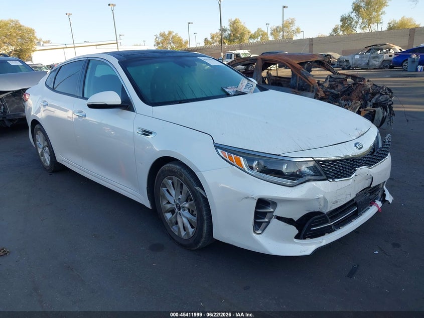 2017 Kia Optima VIN 5XXGU4L31HG135692 IAAI salvage auction — FRONT END, Salvage Certificate (California), sold $2,250 on 2026-07-26 (photo 1)