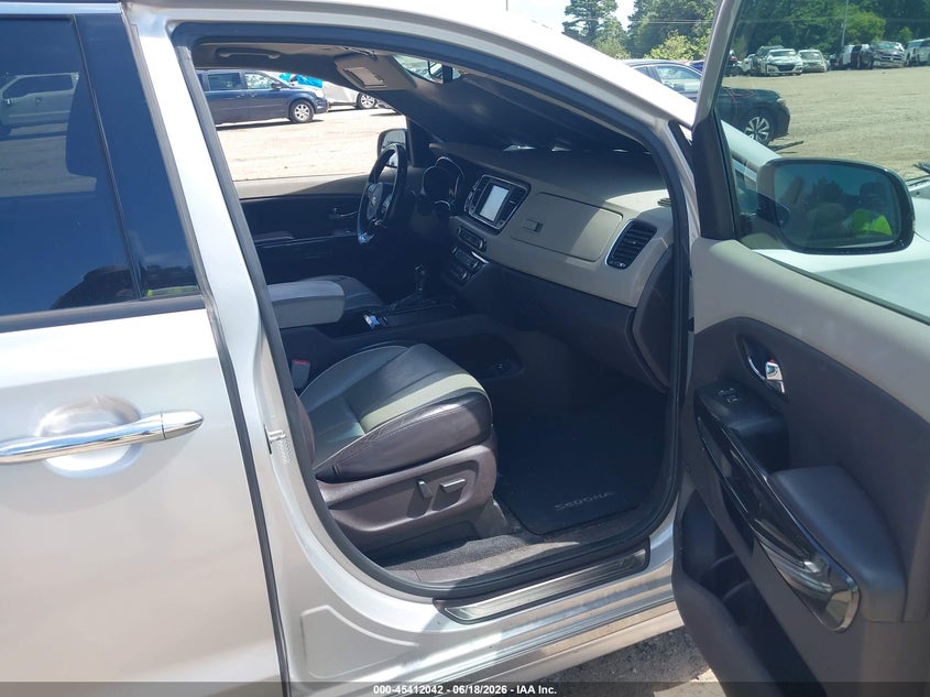 2016 Kia SEDONA VIN KNDME5C13G6123917 IAAI salvage auction — NORMAL WEAR, Original (Texas), sold $1,700 on 2026-07-09 (photo 5)