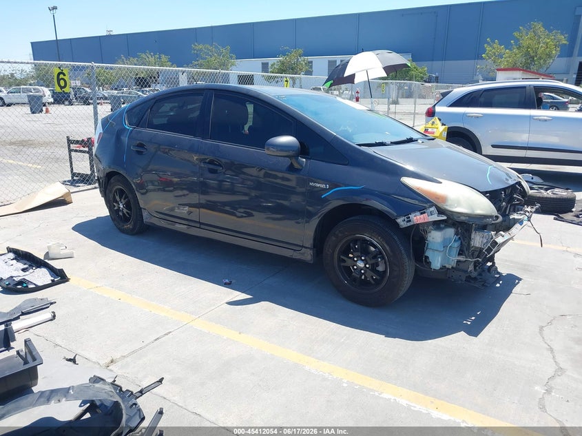 2015 Toyota Prius VIN JTDKN3DU6F0420024 IAAI salvage auction — FRONT & REAR, Salvage (California), sold $500 on 2026-07-06 (photo 1)