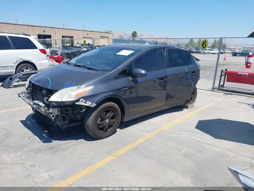2015 Toyota Prius VIN JTDKN3DU6F0420024 IAAI salvage auction — FRONT & REAR, Salvage (California), sold $500 on 2026-07-06 (photo 2)