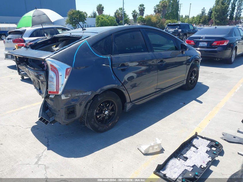 2015 Toyota Prius VIN JTDKN3DU6F0420024 IAAI salvage auction — FRONT & REAR, Salvage (California), sold $500 on 2026-07-06 (photo 4)
