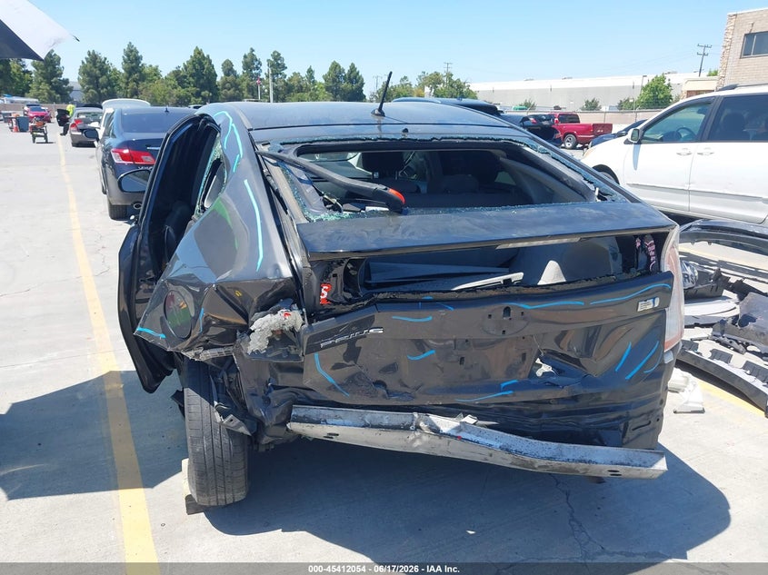 2015 Toyota Prius VIN JTDKN3DU6F0420024 IAAI salvage auction — FRONT & REAR, Salvage (California), sold $500 on 2026-07-06 (photo 6)