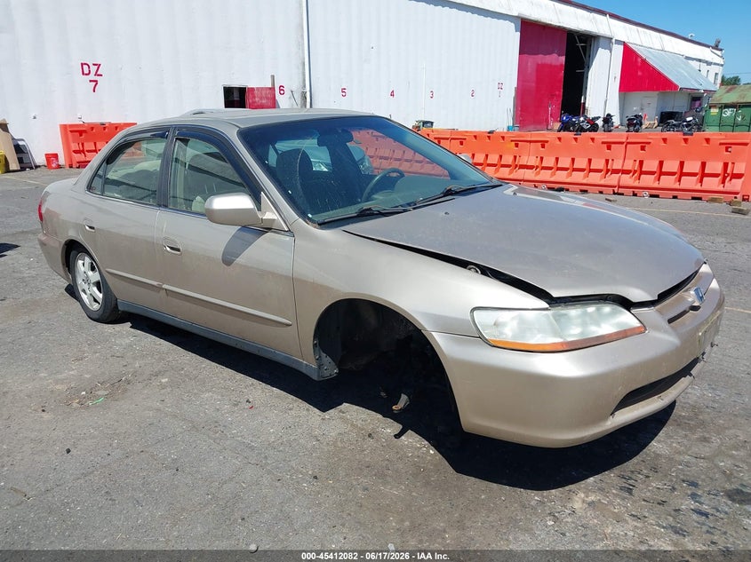 2000 Honda Accord VIN JHMCG5671YC028215 IAAI salvage auction — UNDERCARRIAGE, Clear-Dealer Only (Washington), sold $100 on 2026-07-16 (photo 1)