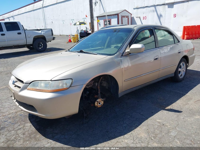 2000 Honda Accord VIN JHMCG5671YC028215 IAAI salvage auction — UNDERCARRIAGE, Clear-Dealer Only (Washington), sold $100 on 2026-07-16 (photo 2)