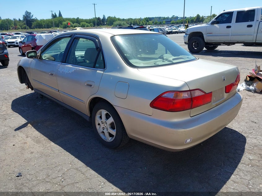 2000 Honda Accord VIN JHMCG5671YC028215 IAAI salvage auction — UNDERCARRIAGE, Clear-Dealer Only (Washington), sold $100 on 2026-07-16 (photo 3)