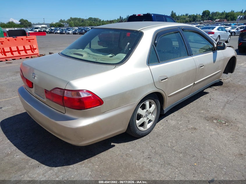 2000 Honda Accord VIN JHMCG5671YC028215 IAAI salvage auction — UNDERCARRIAGE, Clear-Dealer Only (Washington), sold $100 on 2026-07-16 (photo 4)