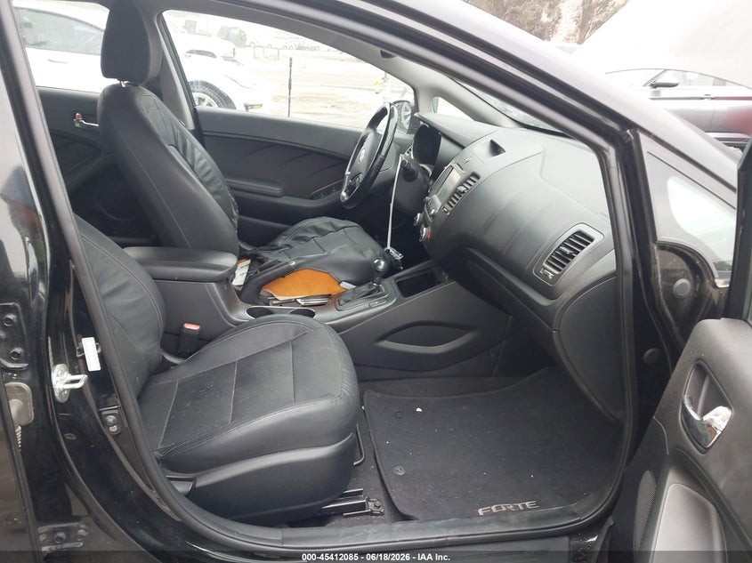 2016 Kia Forte VIN KNAFX5A81G5526798 IAAI salvage auction — SIDE, Clear - Dealer Only (California), sold $1,500 on 2026-07-14 (photo 5)