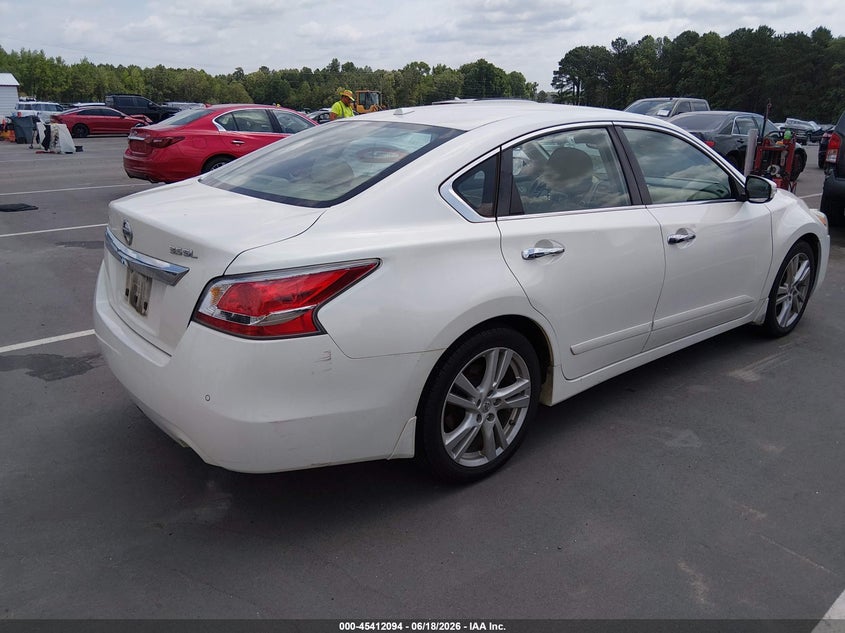 2015 Nissan Altima VIN 1N4BL3AP1FC594298 IAAI salvage auction — SIDE, Salvage (North Carolina), sold $750 on 2026-07-30 (photo 4)