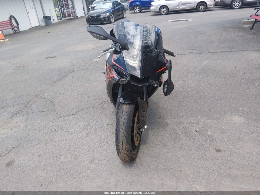2017 Yamaha Yzf VIN JYARN39E0HA003183 IAAI salvage auction — LEFT & RIGHT, Salvage (Connecticut), sold $1,100 on 2026-07-28 (photo 5)