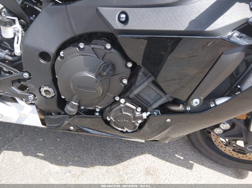 2017 Yamaha Yzf VIN JYARN39E0HA003183 IAAI salvage auction — LEFT & RIGHT, Salvage (Connecticut), sold $1,100 on 2026-07-28 (photo 8)