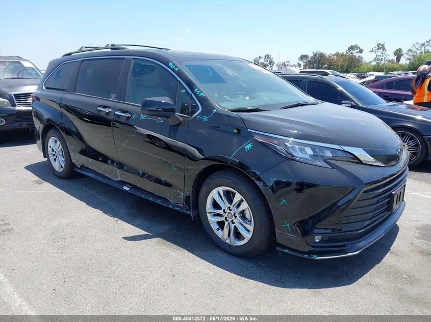 2026 Toyota Sienna VIN 5TDYSKFC6TS258423 IAAI salvage auction — RIGHT SIDE, Salvage Title, sold $38,500 on 2026-07-20 (photo 1)