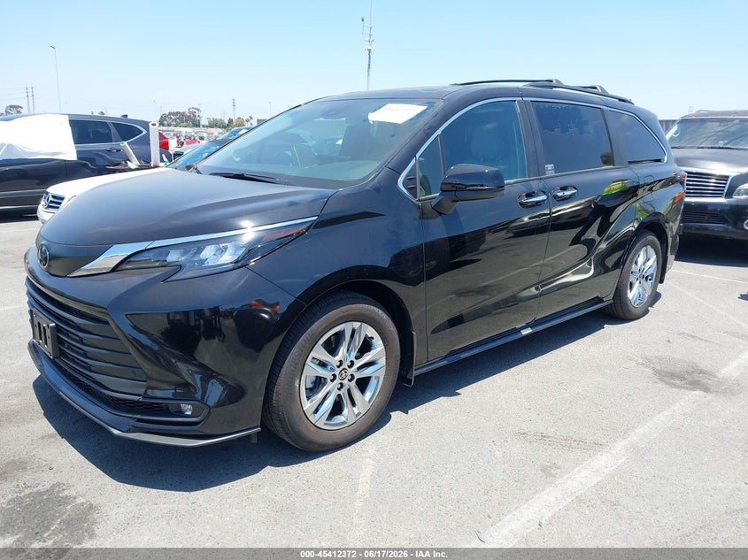 2026 Toyota Sienna VIN 5TDYSKFC6TS258423 IAAI salvage auction — RIGHT SIDE, Salvage Title, sold $38,500 on 2026-07-20 (photo 2)
