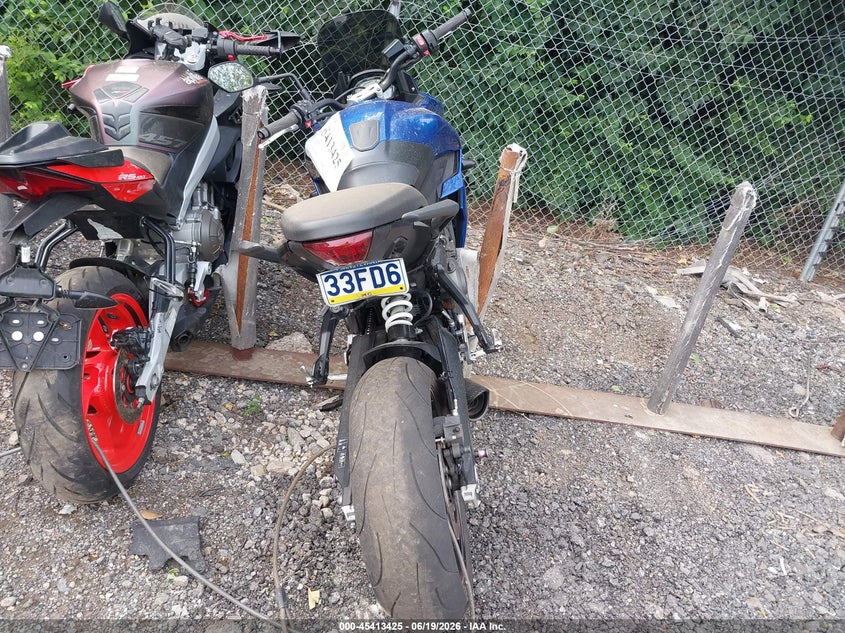 2022 Triumph motorcycle Tiger VIN SMTL20UL8NTAX5163 IAAI salvage auction — UNKNOWN, Salvage (Pennsylvania), sold $1,450 on 2026-07-28 (photo 6)