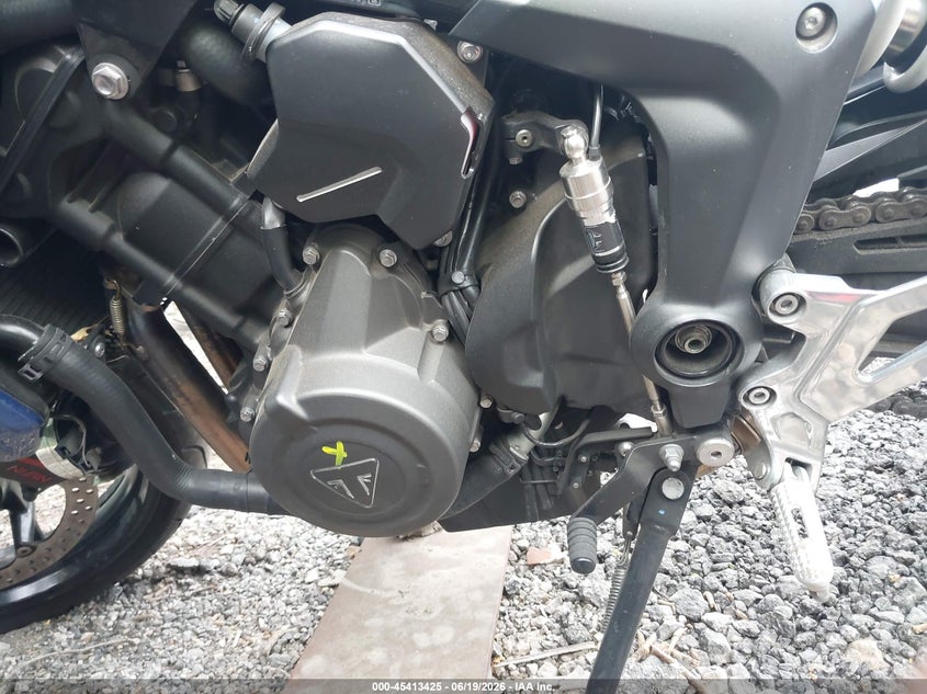 2022 Triumph motorcycle Tiger VIN SMTL20UL8NTAX5163 IAAI salvage auction — UNKNOWN, Salvage (Pennsylvania), sold $1,450 on 2026-07-28 (photo 9)