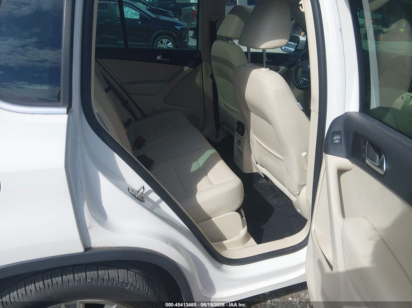 2013 Volkswagen Tiguan VIN WVGAV3AX7DW577738 IAAI salvage auction — NORMAL WEAR, Clear (Tennessee), sold $1,350 on 2026-07-16 (photo 8)