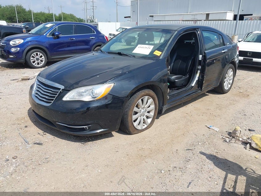 2014 Chrysler 200 VIN 1C3CCBCG1EN100261 IAAI salvage auction — SIDE, Wait Title, sold $975 on 2026-08-30 (photo 2)