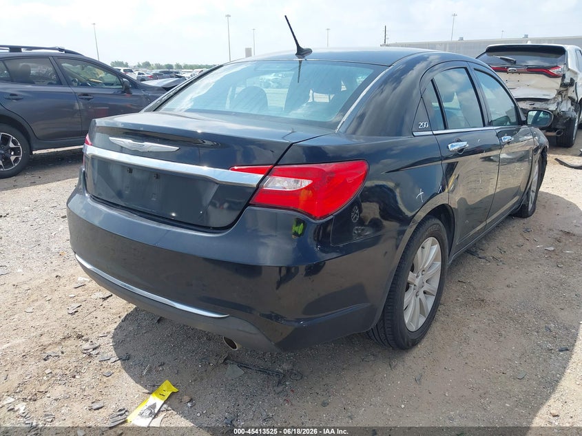 2014 Chrysler 200 VIN 1C3CCBCG1EN100261 IAAI salvage auction — SIDE, Wait Title, sold $975 on 2026-08-30 (photo 4)
