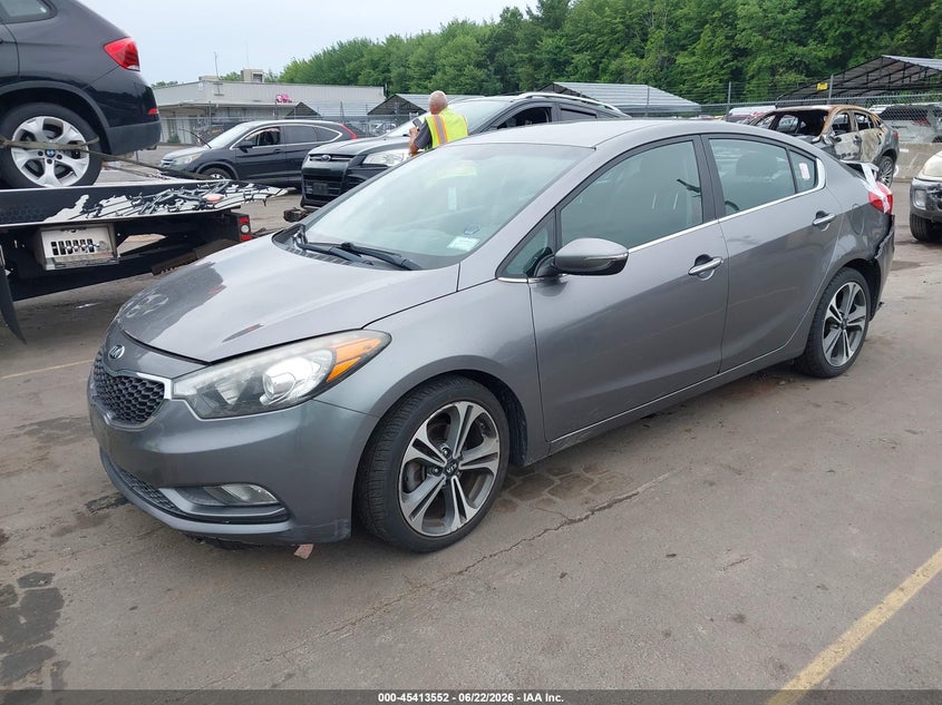 2015 Kia Forte VIN KNAFX4A84F5338706 IAAI salvage auction — NORMAL WEAR, Clear (New York), sold $725 on 2026-07-17 (photo 2)