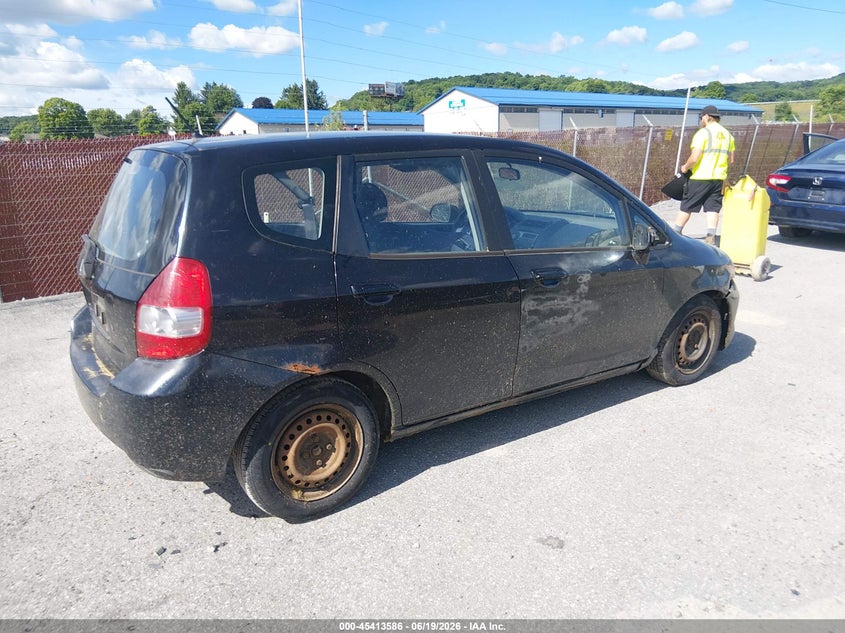 2007 Honda Fit VIN JHMGD38457S066049 IAAI salvage auction — NORMAL WEAR, Clear (Pennsylvania), sold $225 on 2026-07-15 (photo 4)