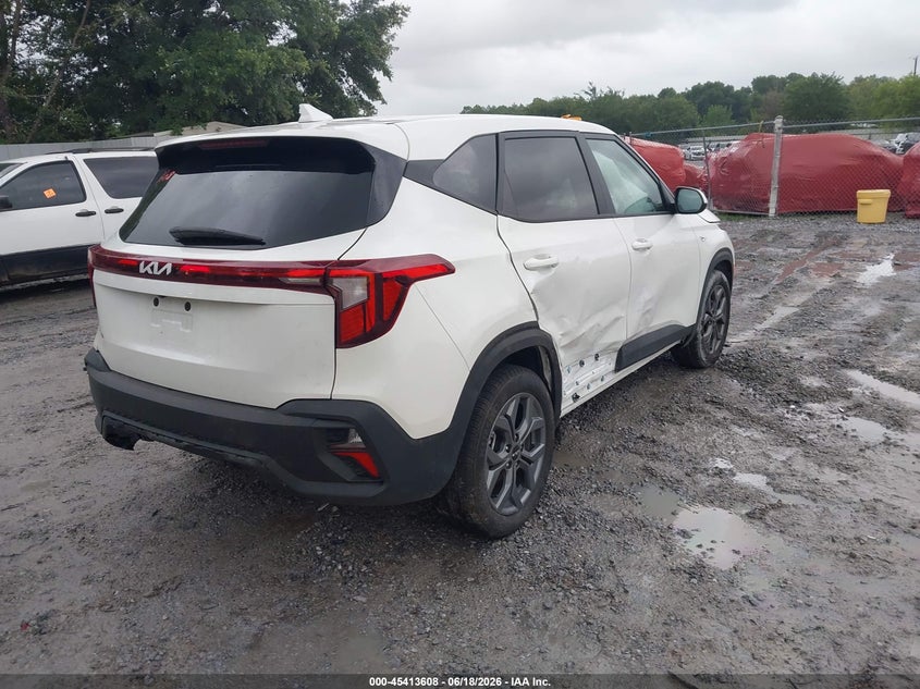 2026 Kia Seltos VIN KNDEP2AA0T7870606 IAAI salvage auction — SIDE, Salvage Title, sold $2,500 on 2026-07-22 (photo 4)