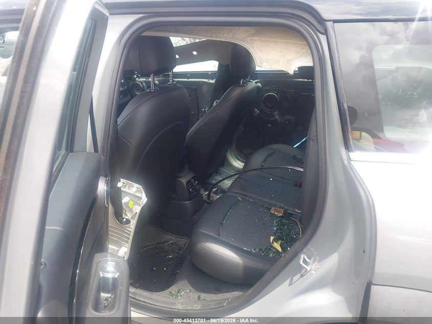 2019 Mini Countryman VIN WMZYS7C51K3F46971 IAAI salvage auction — LEFT & RIGHT, Salvage (Idaho), sold $2,150 on 2026-07-13 (photo 8)