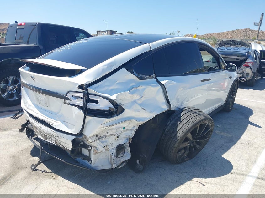 2020 Tesla Model x VIN 5YJXCBE27LF239093 IAAI salvage auction — RIGHT SIDE, Salvage Title, sold $9,100 on 2026-08-19 (photo 4)