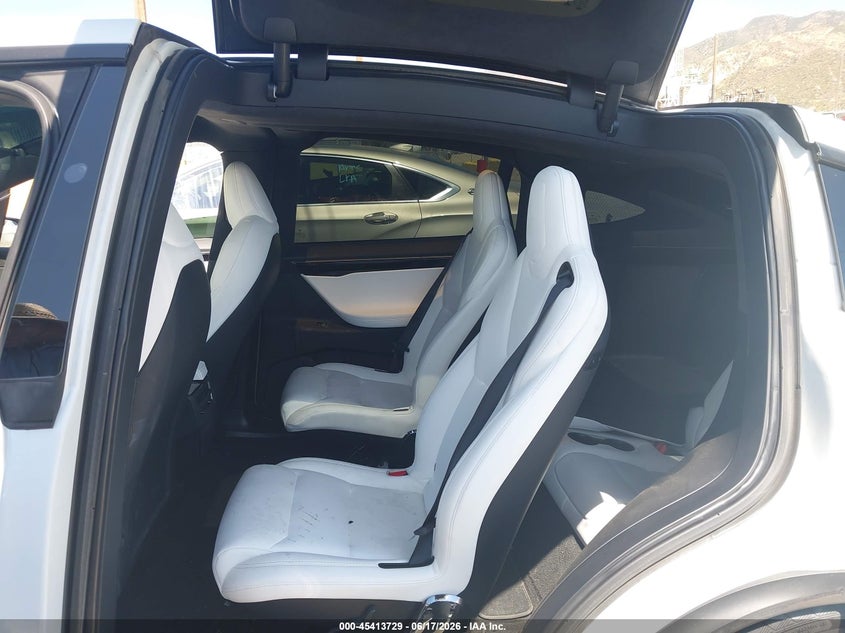 2020 Tesla Model x VIN 5YJXCBE27LF239093 IAAI salvage auction — RIGHT SIDE, Salvage Title, sold $9,100 on 2026-08-19 (photo 8)