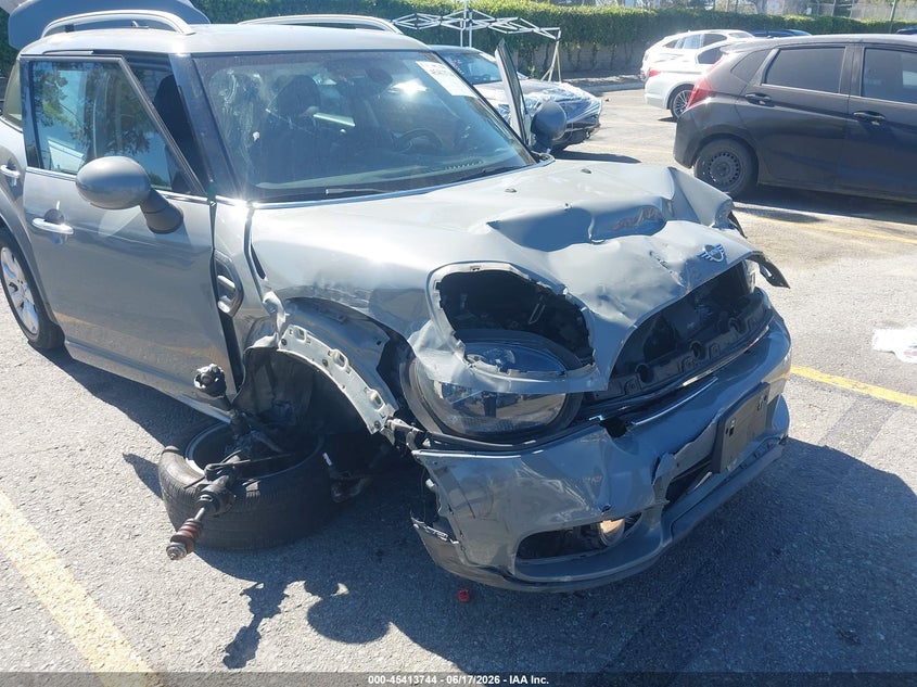 2019 Mini Countryman VIN WMZYS7C57K3F45257 IAAI salvage auction — RIGHT FRONT, Salvage Title, sold $1,700 on 2026-08-04 (photo 6)