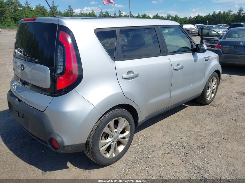2015 Kia Soul VIN KNDJP3A52F7769059 IAAI salvage auction — NORMAL WEAR, Clear (Massachusetts), sold $800 on 2026-07-17 (photo 4)