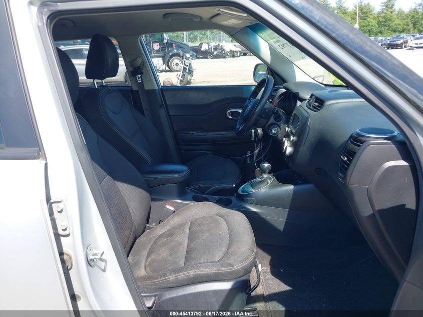 2015 Kia Soul VIN KNDJP3A52F7769059 IAAI salvage auction — NORMAL WEAR, Clear (Massachusetts), sold $800 on 2026-07-17 (photo 5)