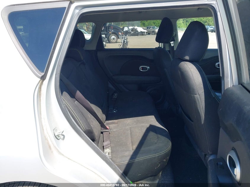 2015 Kia Soul VIN KNDJP3A52F7769059 IAAI salvage auction — NORMAL WEAR, Clear (Massachusetts), sold $800 on 2026-07-17 (photo 8)