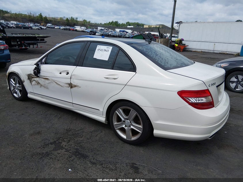 2010 Mercedes-benz C-klasse VIN WDDGF8BB7AF432860 IAAI salvage auction — LEFT SIDE, Salvage (Pennsylvania), sold $1,250 on 2026-07-07 (photo 3)