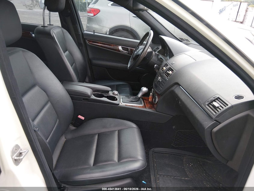 2010 Mercedes-benz C-klasse VIN WDDGF8BB7AF432860 IAAI salvage auction — LEFT SIDE, Salvage (Pennsylvania), sold $1,250 on 2026-07-07 (photo 5)
