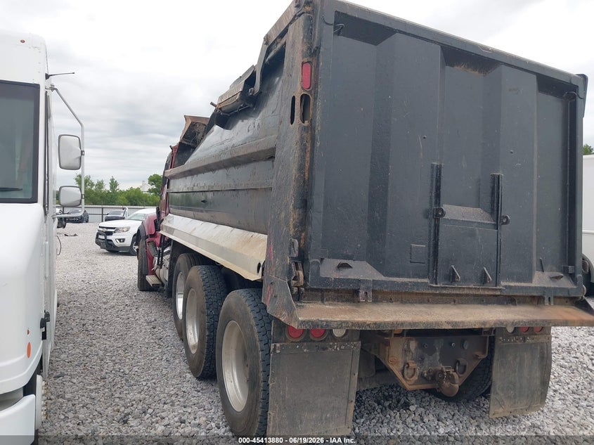 2015 Kenworth Construction VIN 1NKZXPTX8FJ465759 IAAI salvage auction — ROLLOVER, Wait Title, sold $7,350 on 2026-09-02 (photo 3)
