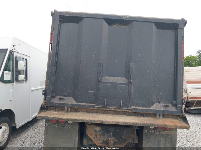 2015 Kenworth Construction VIN 1NKZXPTX8FJ465759 IAAI salvage auction — ROLLOVER, Wait Title, sold $7,350 on 2026-09-02 (photo 8)