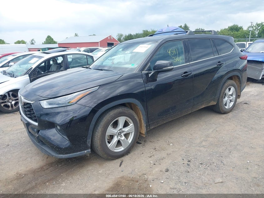 2022 Toyota Highlander VIN 5TDBZRBHXNS166102 IAAI salvage auction — RIGHT FRONT, Salvage (Virginia), sold $10,100 on 2026-07-10 (photo 2)