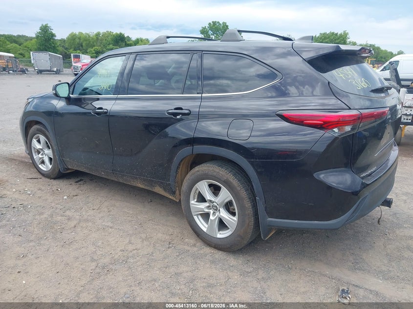 2022 Toyota Highlander VIN 5TDBZRBHXNS166102 IAAI salvage auction — RIGHT FRONT, Salvage (Virginia), sold $10,100 on 2026-07-10 (photo 3)